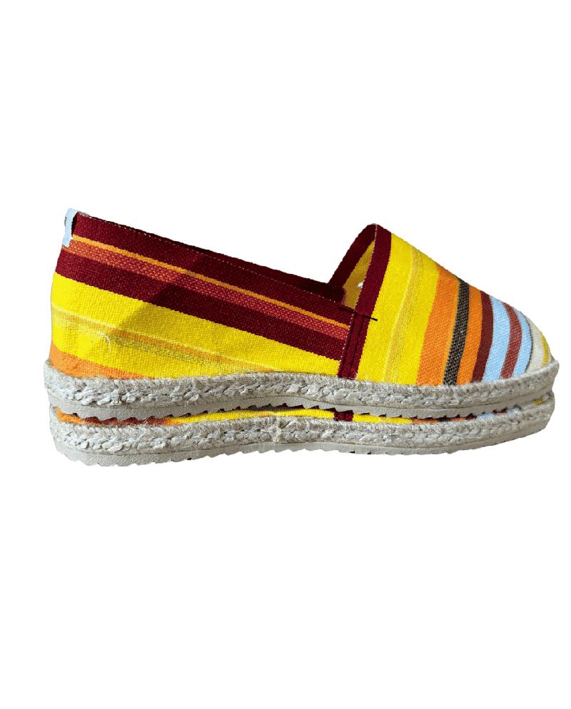 Espadrille catalane jaune d'or et ocre collection Laurentine tissu jour de fête.